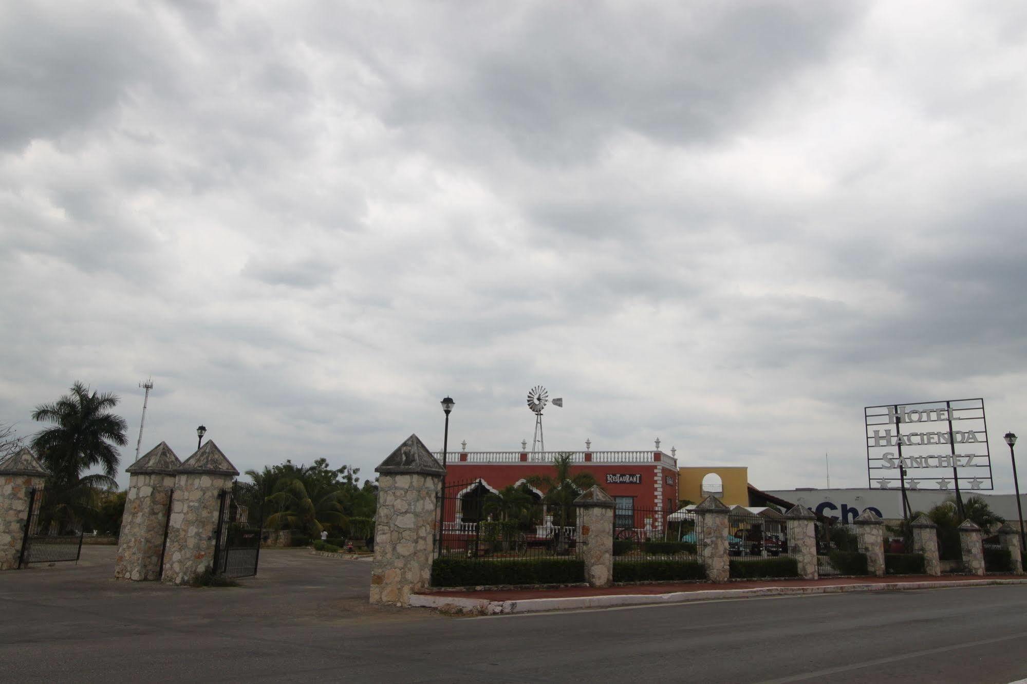 Hotel Hacienda Sanchez 바야돌리드 외부 사진